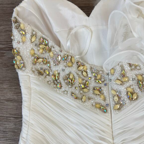 Mac Duggal Couture White High-Low Beaded Ruffle Feathers Prom Dress Gown (Sz 4) - Picture 16 of 16